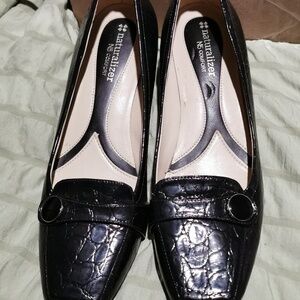 New. Naturalizer shoes